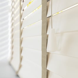 Dalby Pearl with Light Beige Tapes Wooden Venetian Blind