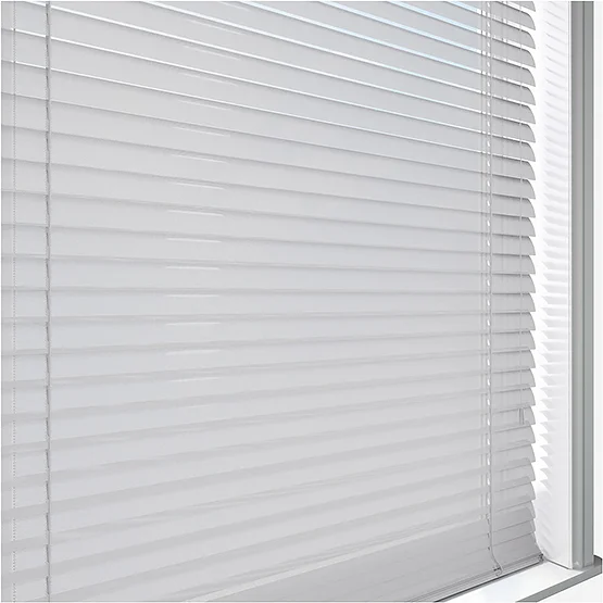 Verta Perforated Comet venetian