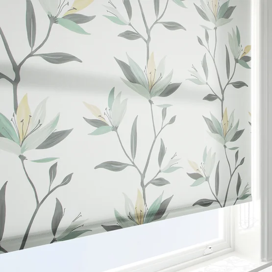 Lily Mellow Sage roller