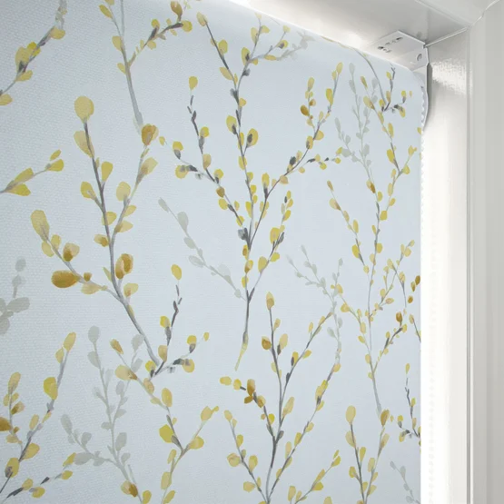 Willow Brazen Yellow roller