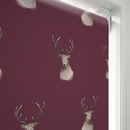 Sonova Studio Fergus Deep Red roller