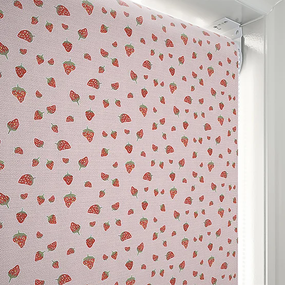 Sonova Studio Petite Strawberries Shortcake Pink roller