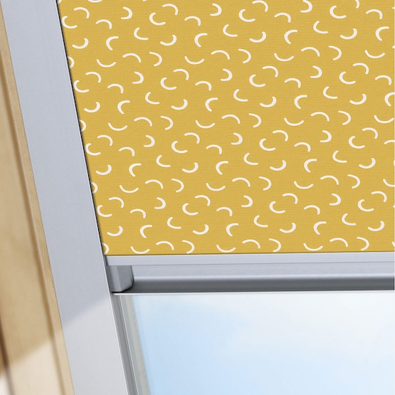 Sonova Studio Macaroni Sunshine Yellow roof_blind