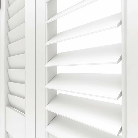 WoodLux Silk White shutter
