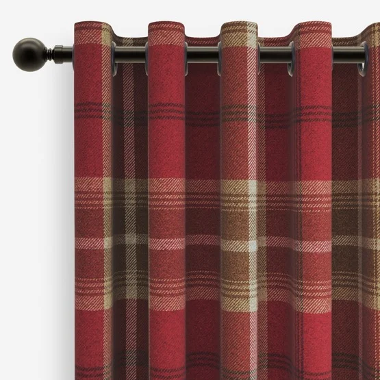 Balmoral Red curtain