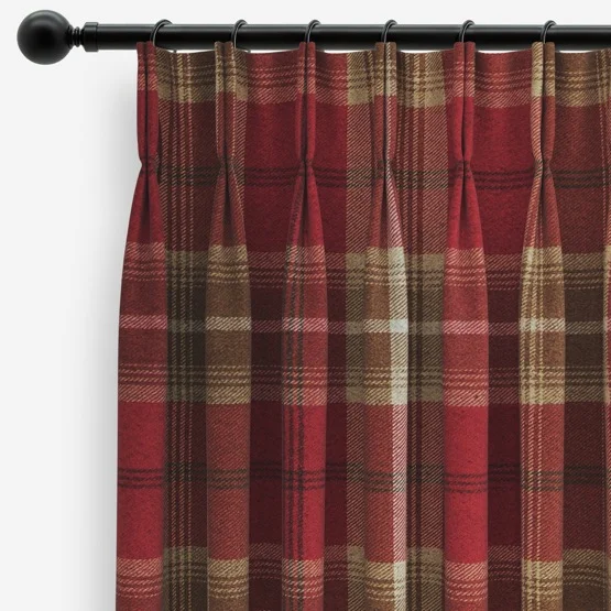 Balmoral Red curtain