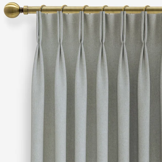 Tundra Platinum curtain