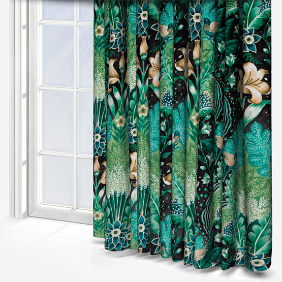 iLiv Babooshka Absinthe curtain