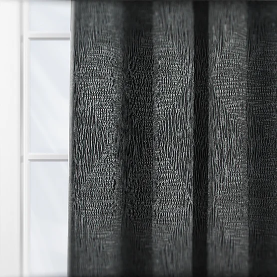 Mala Raven curtain