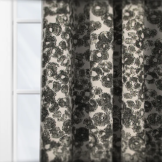 Samara Raven curtain