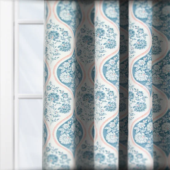 Verse Midnite curtain