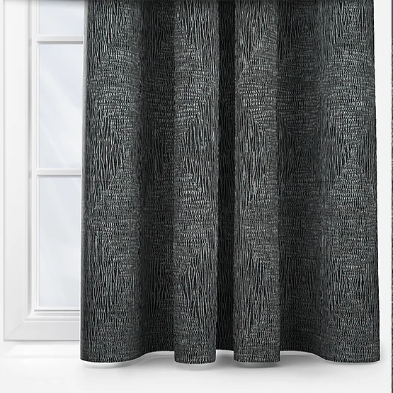 Mala Raven curtain