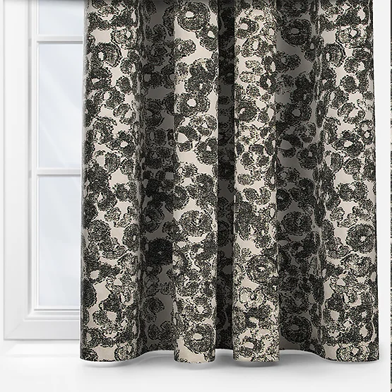 Samara Raven curtain