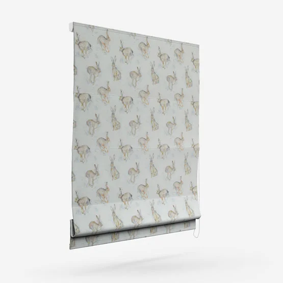 Voyage Hurtling Hares Linen roman