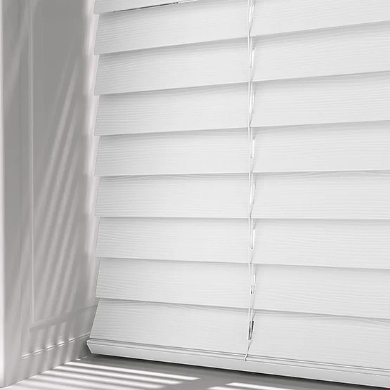 Aspect Ultra White venetian