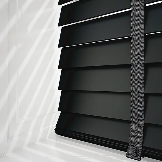 Dalby Black with Jet Tapes venetian