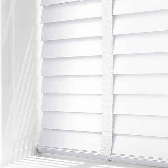 WoodLux Brilliant White with Tapes venetian