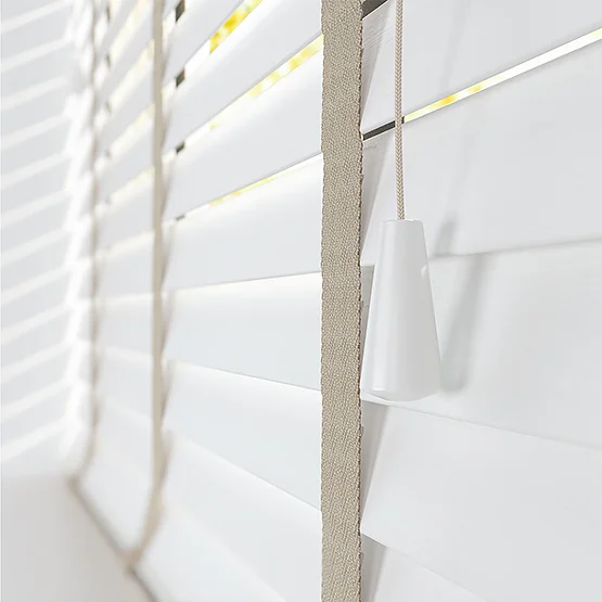 Dalby Bamboo Capella White with Light Beige tapes venetian