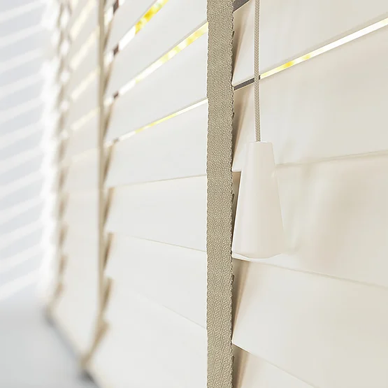 Dalby Pearl with Light Beige Tapes venetian