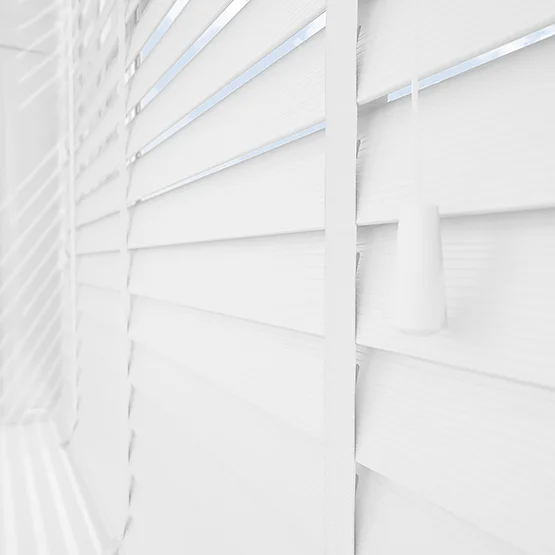 WoodLux Fine Grain Bright White with Tapes venetian