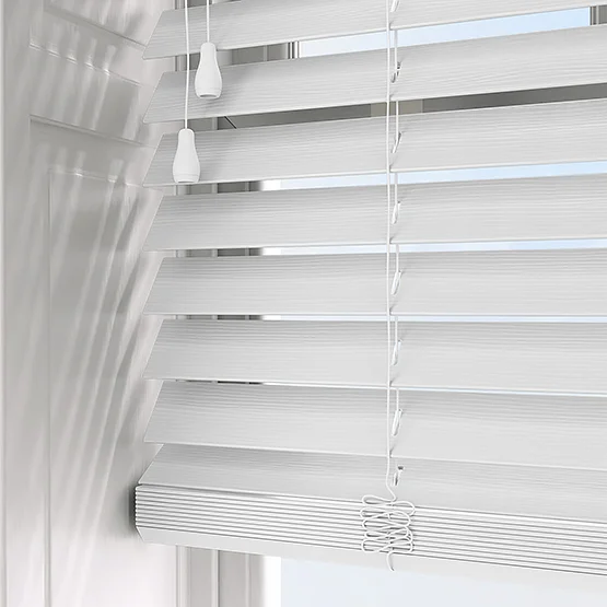 Aspect Ultra White venetian
