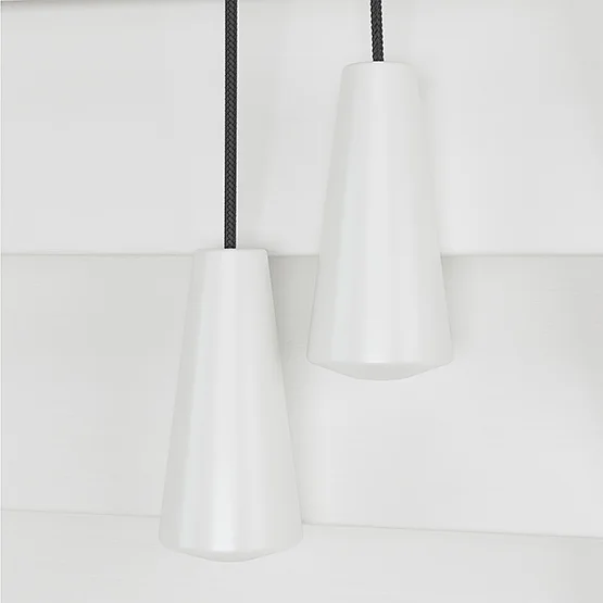Dalby Bamboo Capella White with Jet tapes venetian
