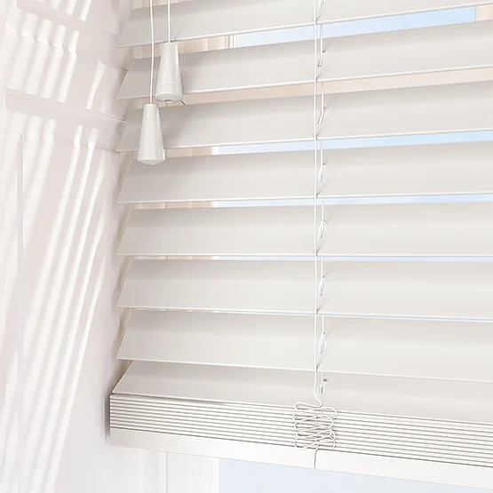 Opulence Brilliant White venetian