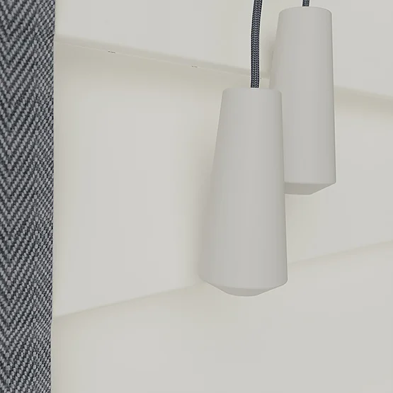 Statement True White with Slate Tapes venetian