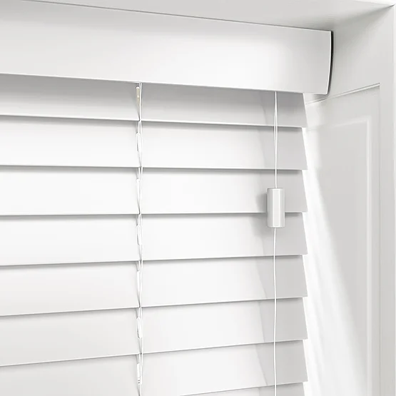 WoodLux Bright White venetian