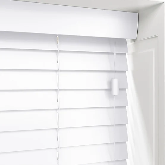 WoodLux Brilliant White venetian