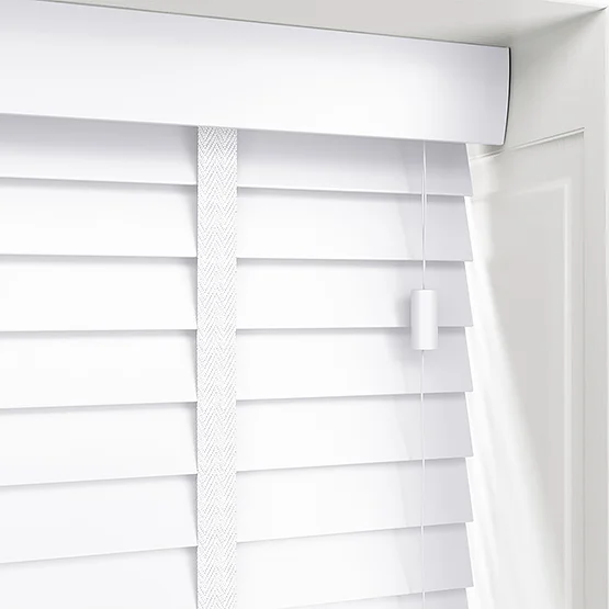 WoodLux Brilliant White with Tapes venetian