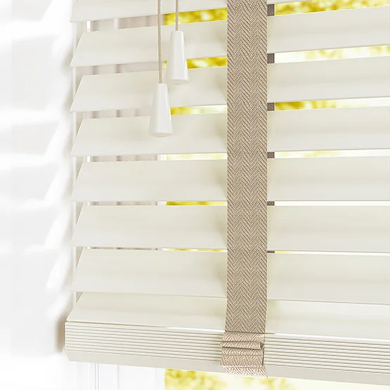 Dalby Pearl with Light Beige Tapes venetian