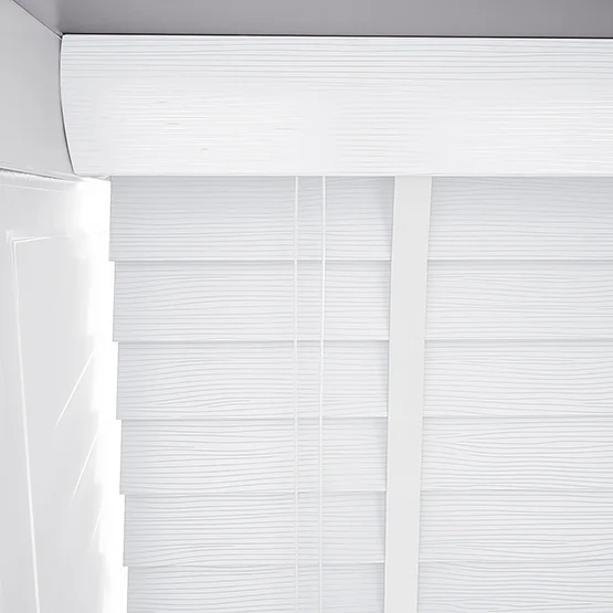 WoodLux Fine Grain Brilliant White with Tapes venetian