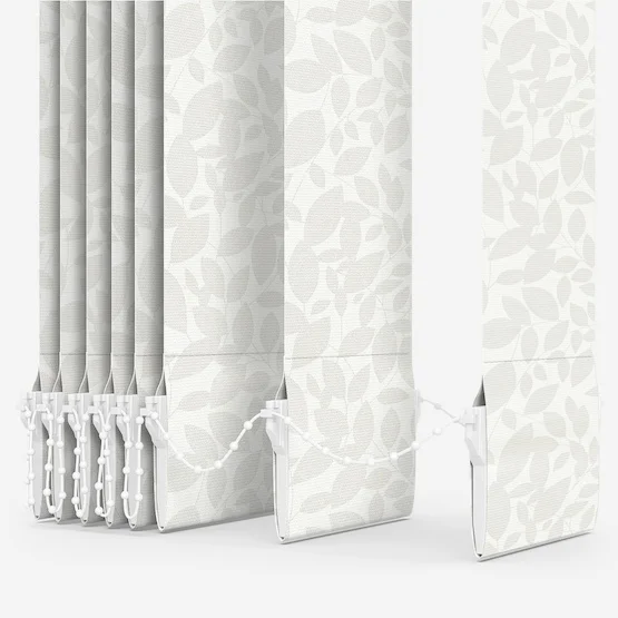 Isla Ivory vertical