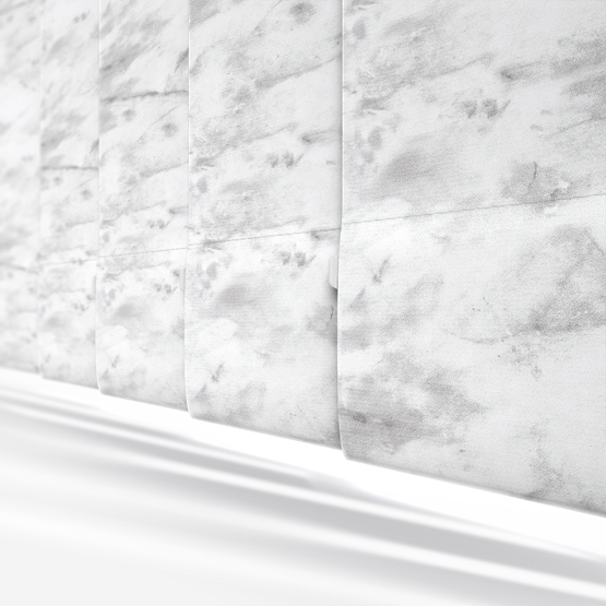 Louvolite Marble Silver vertical